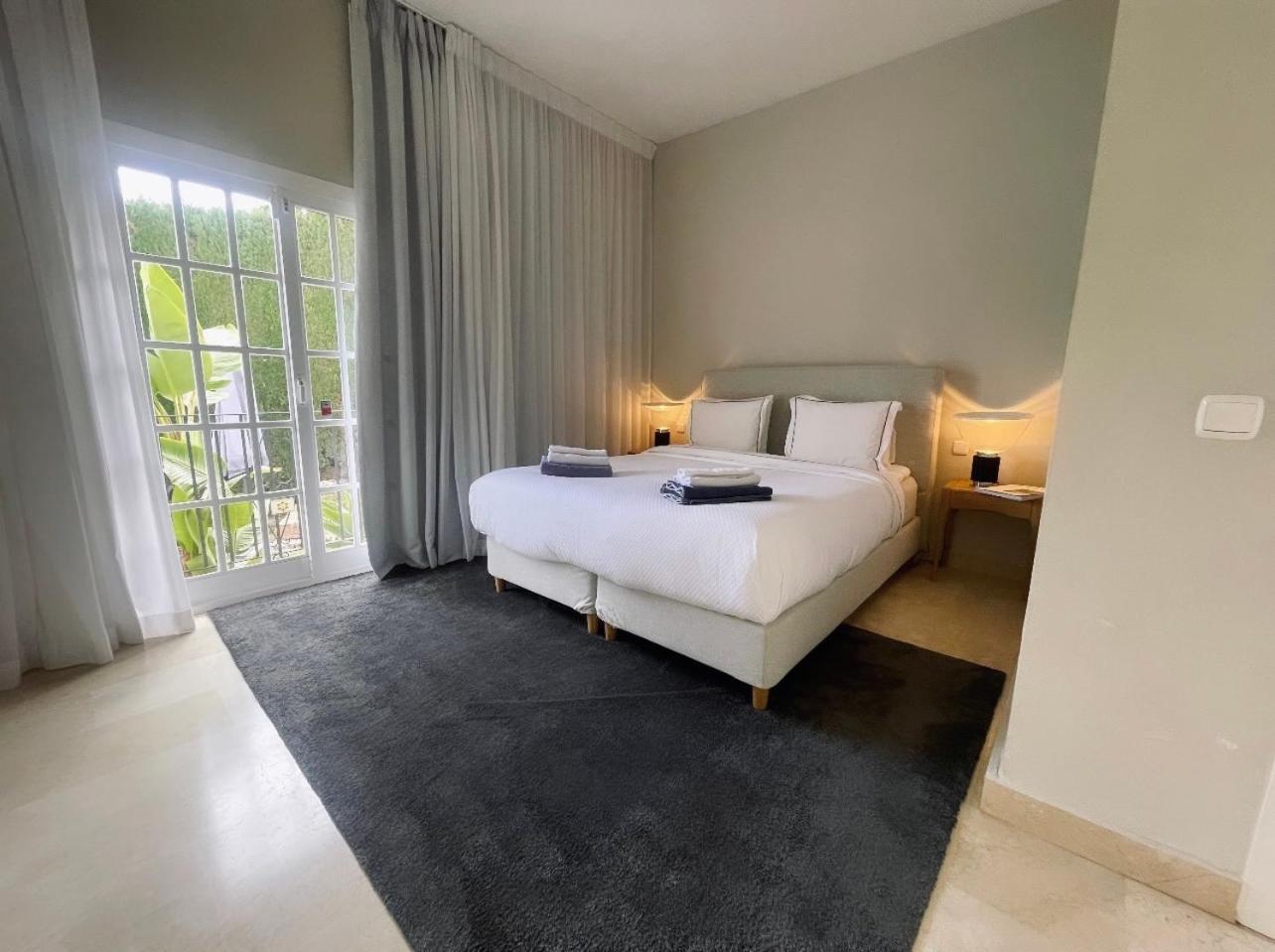 4 Bedroom In Location - Heated Pool Villa Marbella